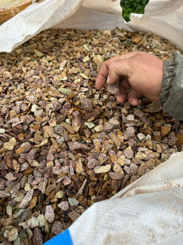 Златолит персиковый декоративная каменная крошка купить в Североуральске