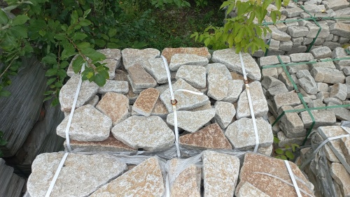 Гранитный плитняк галтованный для парковки купить в Североуральске