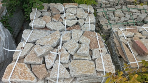 Плитняк гранитный галтованный купить в Североуральске