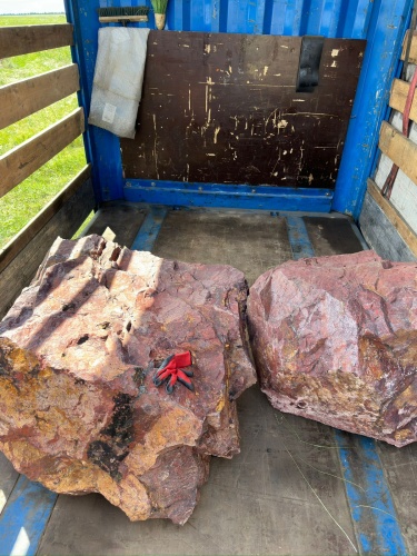 Ландшафтные глыбы красно-фиолетовые 200-1000 килограмм купить в Североуральске