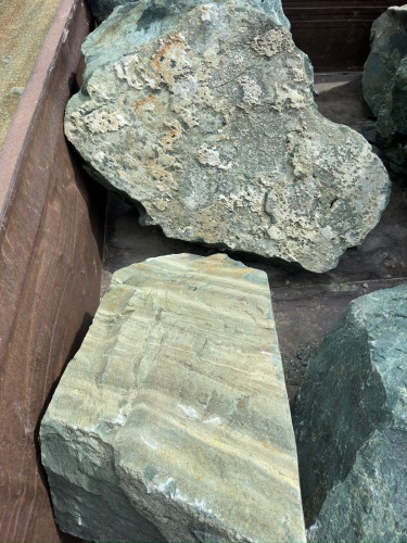 Ландшафтные глыбы зелёные 200-500 килограмм купить в Североуральске