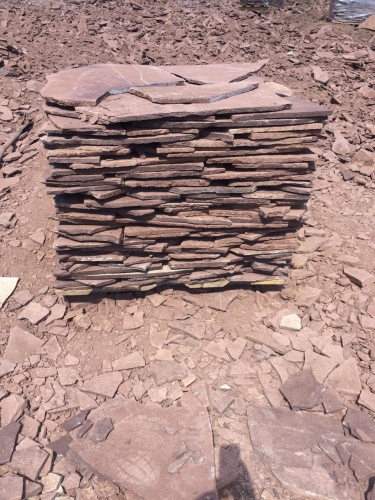 Плитняк лемезит бордовый для цоколя 1,5-2 см купить в Североуральске