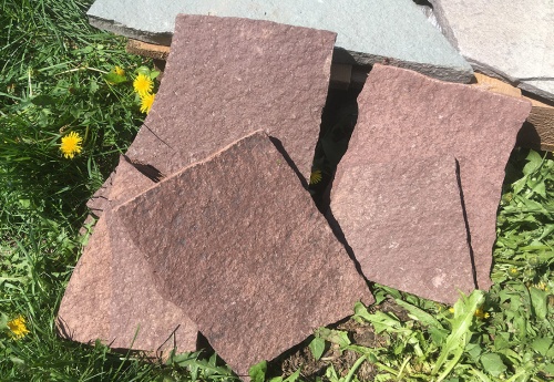 Плитняк лемезит бордовый для цоколя 1,5-2 см купить в Североуральске