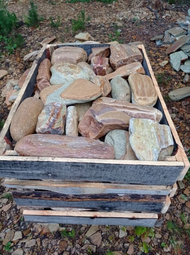 Златолит жёлтый, жёлто-зелёный глыбки и валуны для ланшафтного дизайна купить в Североуральске