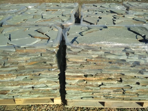 Плитняк златолит зелёный для цоколя, отмостки купить в Североуральске