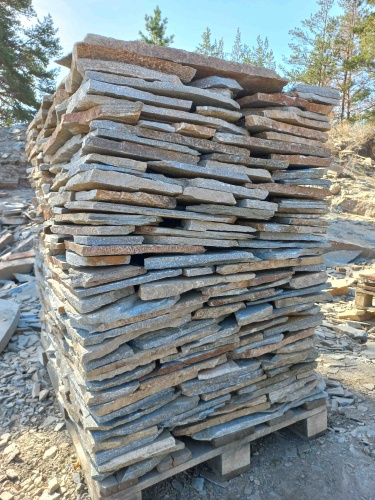 Плитняк златолит серебристый для цоколя, отмостки купить в Североуральске