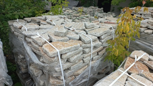 Гранитный плитняк галтованный для парковки купить в Североуральске