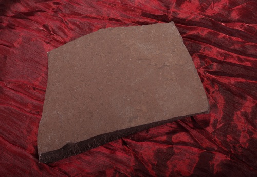 Плитняк лемезит бордовый для цоколя 1,5-2 см купить в Североуральске