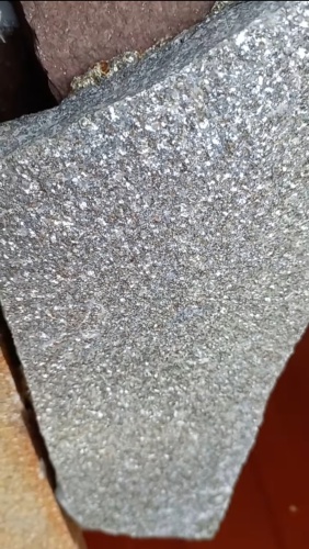 Плитняк златолит серебристый для цоколя, отмостки купить в Североуральске