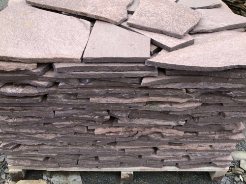 Плитняк лемезит бордовый для облицовки цоколя 20-25 мм  купить в Североуральске