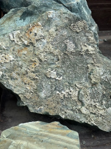 Ландшафтные глыбы зелёные 200-500 килограмм купить в Североуральске