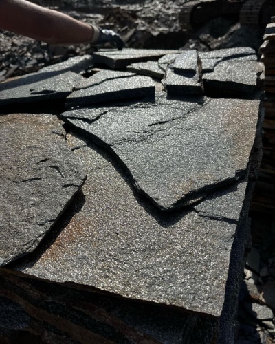 Плитняк златолит серебристый для фасада купить в Североуральске