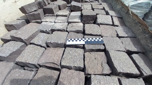 Лемезит колотая брусчатка 10 * 10 см. для парковки купить в Североуральске